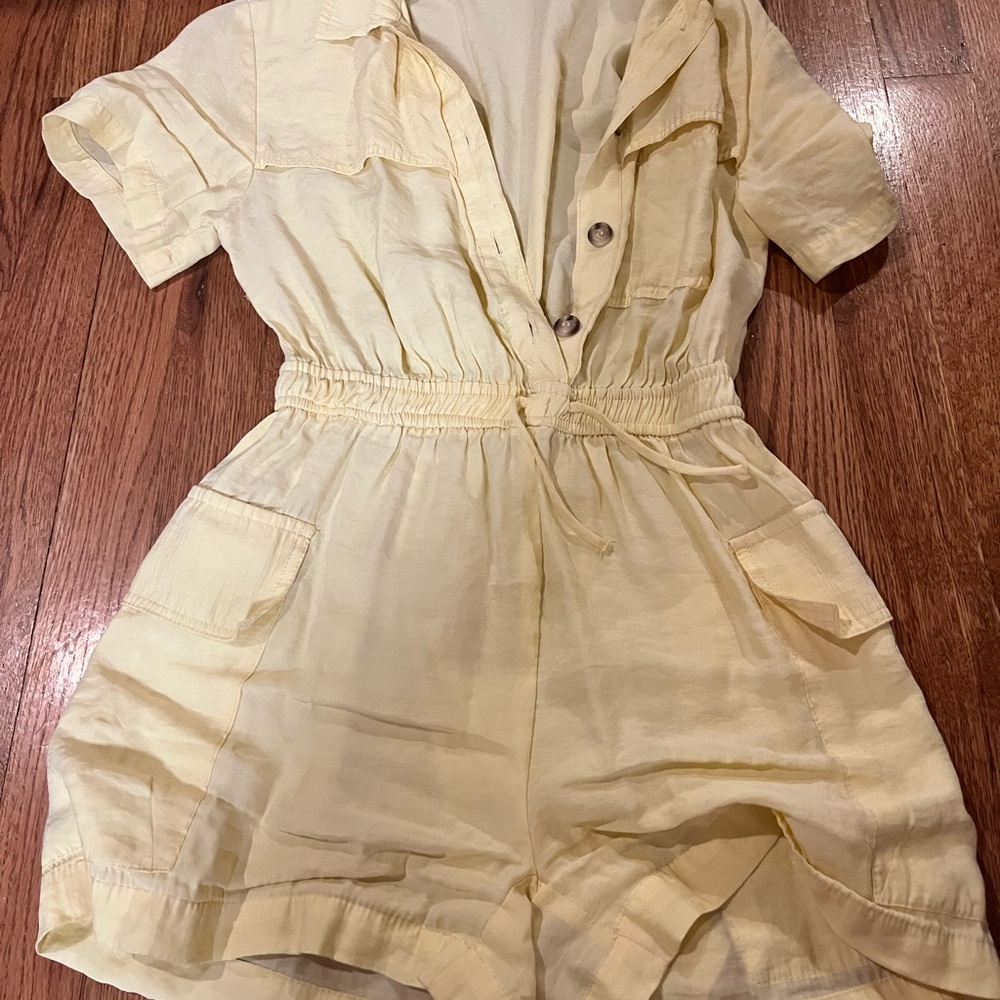 Zara Pale Yellow Tee